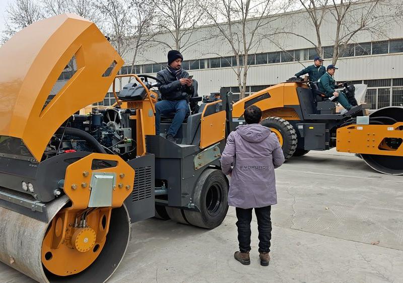 國外客戶來我廠參觀考察，并達(dá)成合作意向