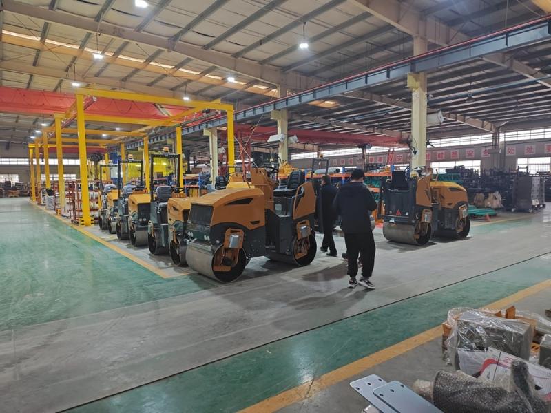 小型壓路機價格不能盲從，先把知識來學(xué)起！