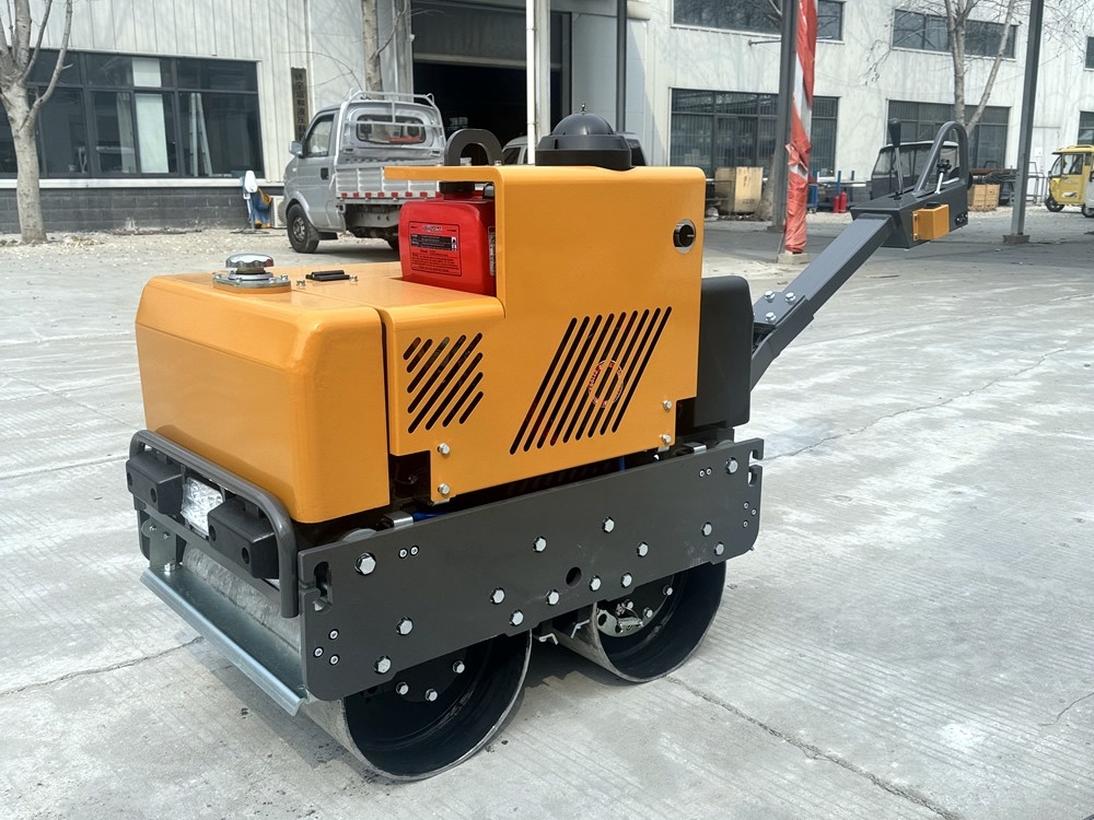 山東奔馬機(jī)械(SDBM)手扶雙鋼輪壓路機(jī)BM80